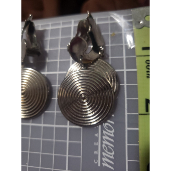 Jewelry - Vintage 1980s Silver Spiral Disc Dangle Clip On Earrings